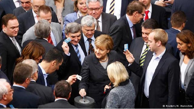 German Parliament Approves Plan to Join Combat Mission Against IS 